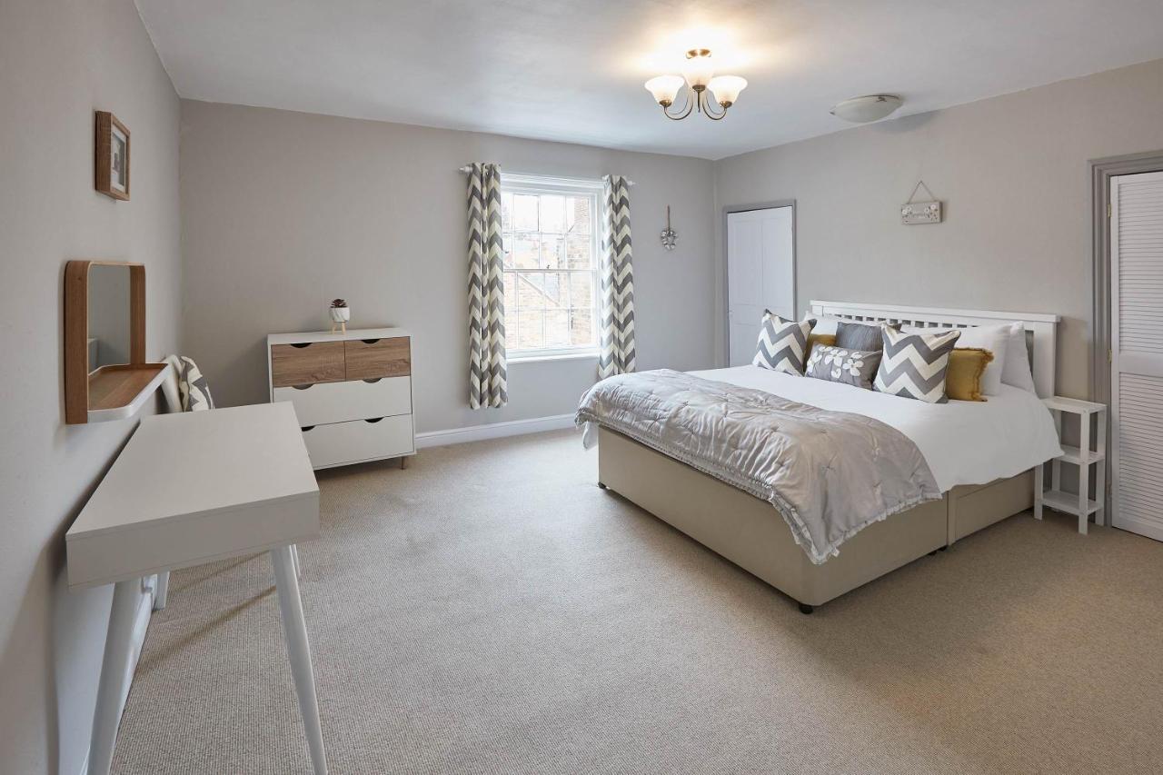 Host & Stay - Princess Place Townhouse Whitby Kültér fotó