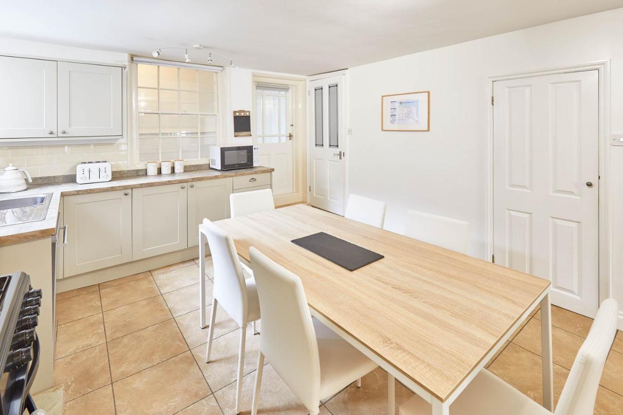 Host & Stay - Princess Place Townhouse Whitby Kültér fotó