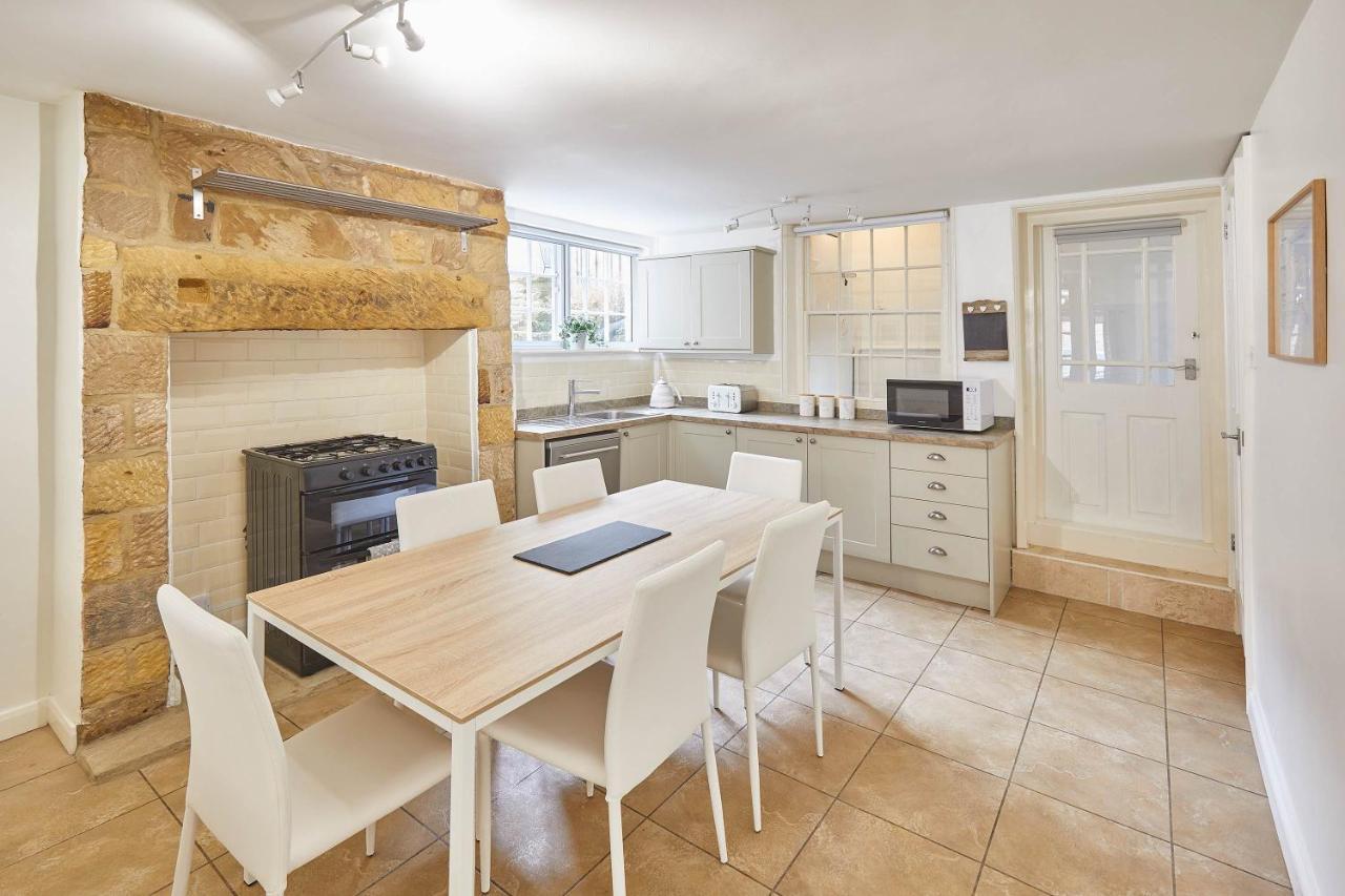 Host & Stay - Princess Place Townhouse Whitby Kültér fotó