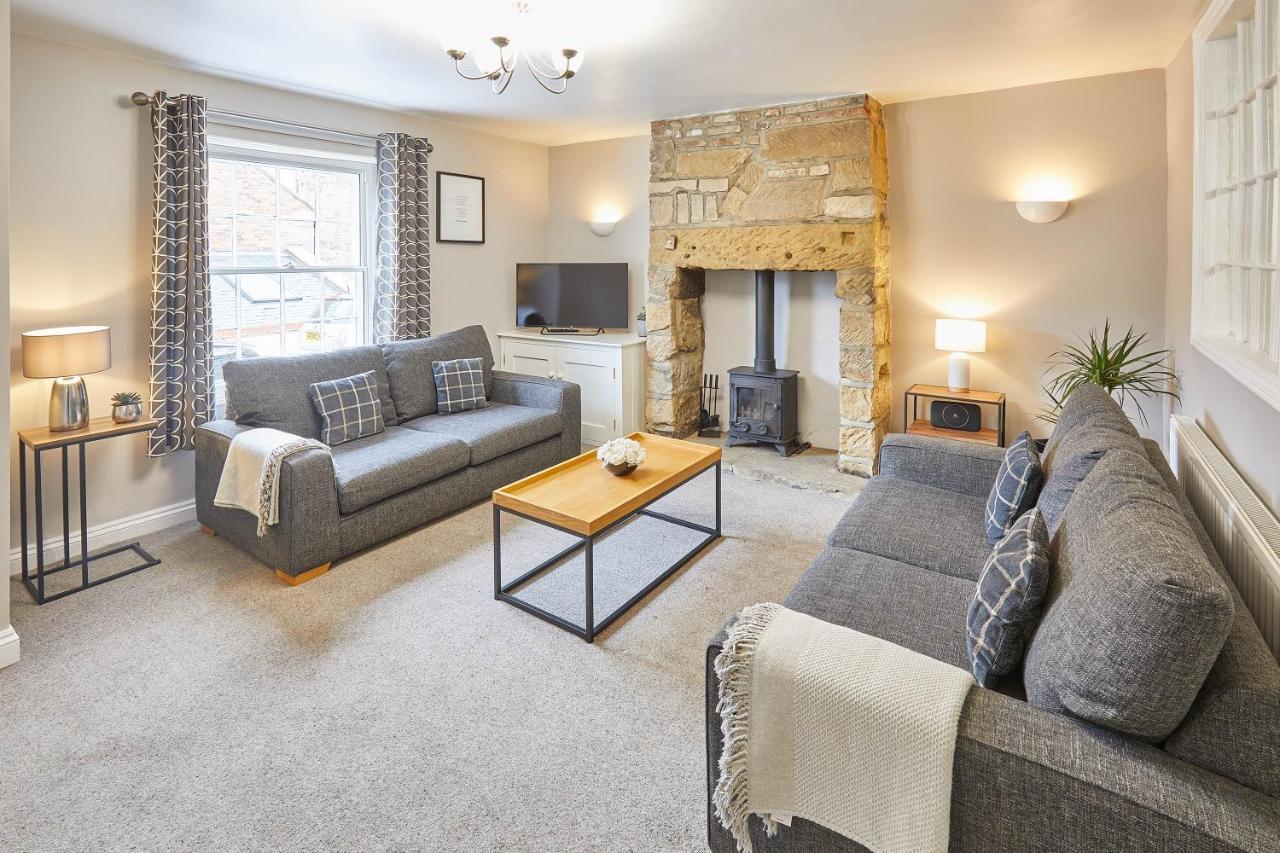 Host & Stay - Princess Place Townhouse Whitby Kültér fotó
