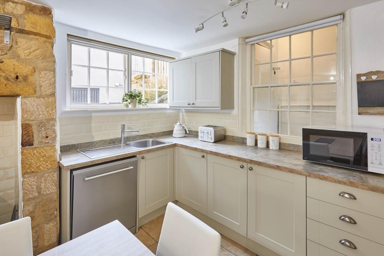 Host & Stay - Princess Place Townhouse Whitby Kültér fotó