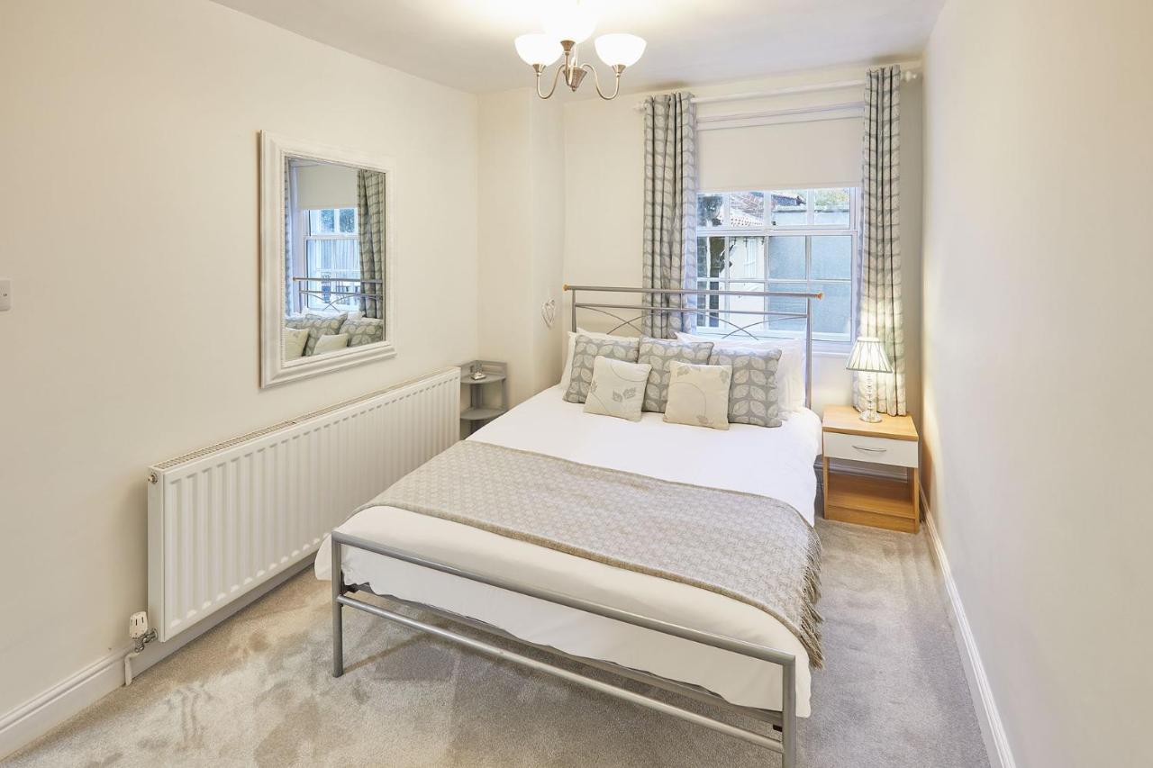 Host & Stay - Princess Place Townhouse Whitby Kültér fotó